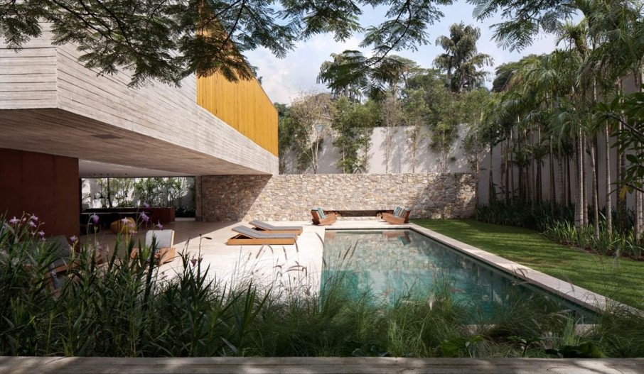 Ipes House Outdoor Charming Ipes House Design In Outdoor Space Used Modern Natural Pool Decoration Ideas With Green Landscaping Design Ideas Dream Homes Stylish And Luxurious Contemporary Home With Exposed Concrete Elements