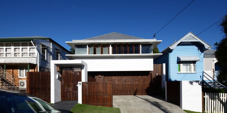 Contemporary Gibbon Front Imposing Contemporary Gibbon Street House Front Facade Design With Perfect Combination Of Wood Tones With White Painting Dream Homes Unique Contemporary House Design With Elegant Comfortable Sensations