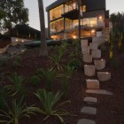 Single Pathway Three Challenging Single Pathway Built Between Three Floor Maribyrnong House And Home Outdoor Areas As Patio Architecture Lavish And Breathtaking Contemporary Home With Spectacular Exterior Appearance