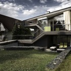 Jones Residence Built Incredible Jones Residence Exterior Design Built In Irregular Shaped Of Architecture With Large Green Lawn And Leaf Tree For Refreshing Look Decoration Dramatic Modern Home With Elegant And Beautiful Exteriors