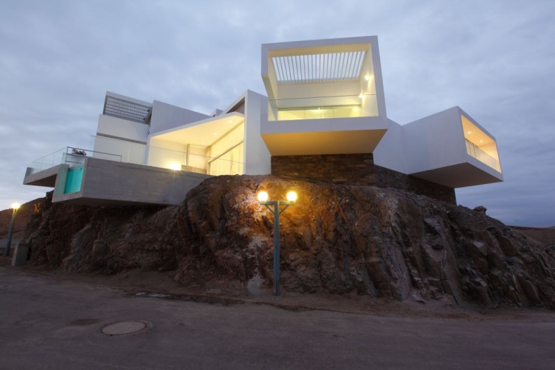 Contemporary Beach Lomas Excellent Contemporary Beach House Las Lomas Lighting System For Complete Relaxing Living With Rocky Landscape View To Catch Architecture Fabulous Beach Home Built On Stunning Rocky Landscape