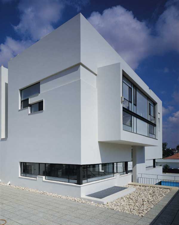 White Painted The Minimalist White Painted House PS The Heder Partnership Building Designed With In Ground Pool And Gravels Ground Architecture Stunning Modern Home With Unique Curved Walls And Comfortable Pools